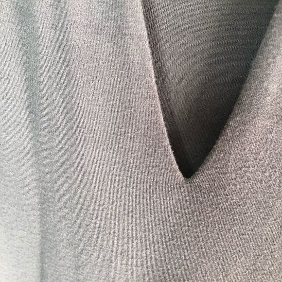 INC INTERNATIONAL CONCEPTS V Neck Tank Top Size XS - Picture 3 of 4